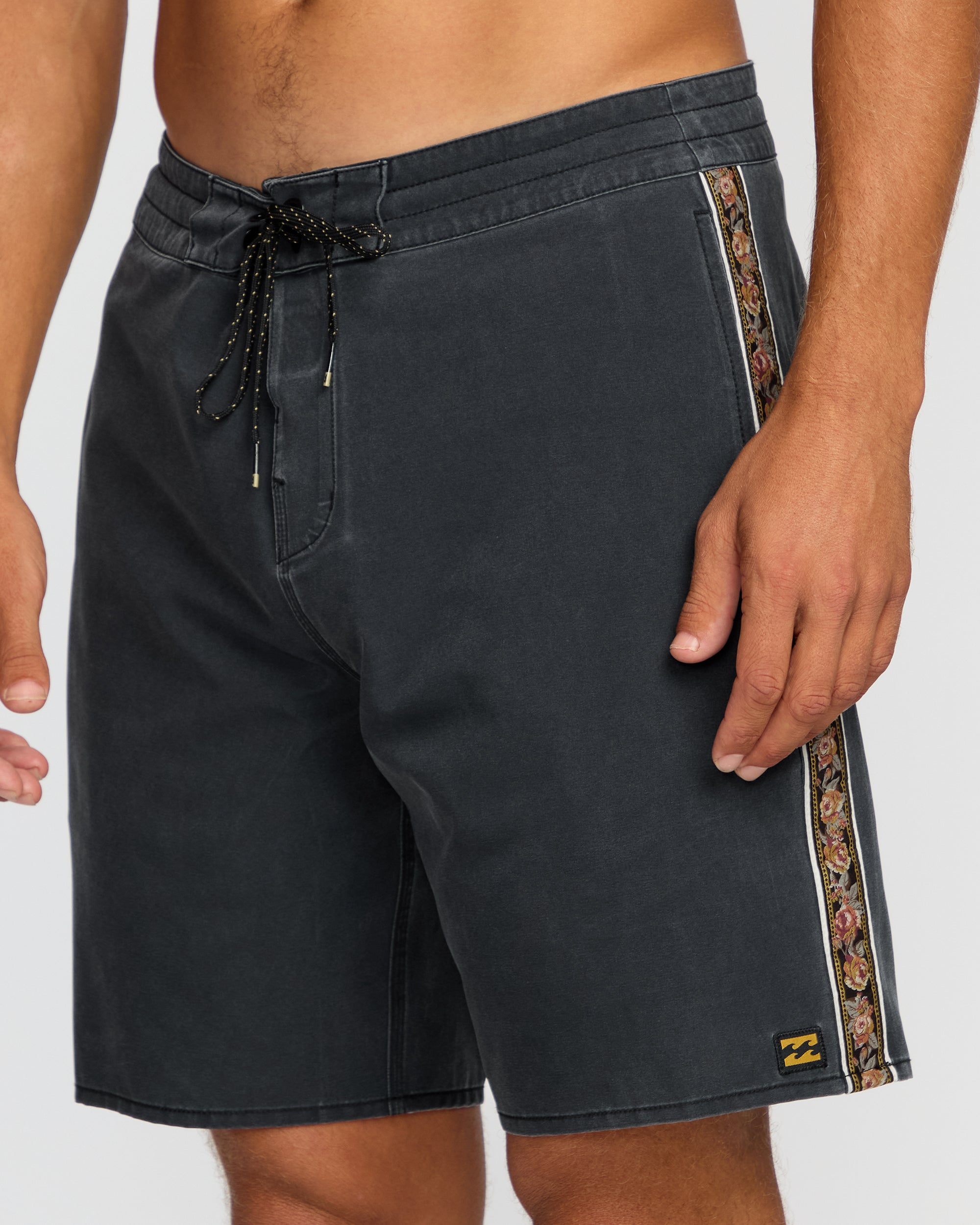 Wategos Lo Tide 19 Boardshorts - Phantom - Image 8