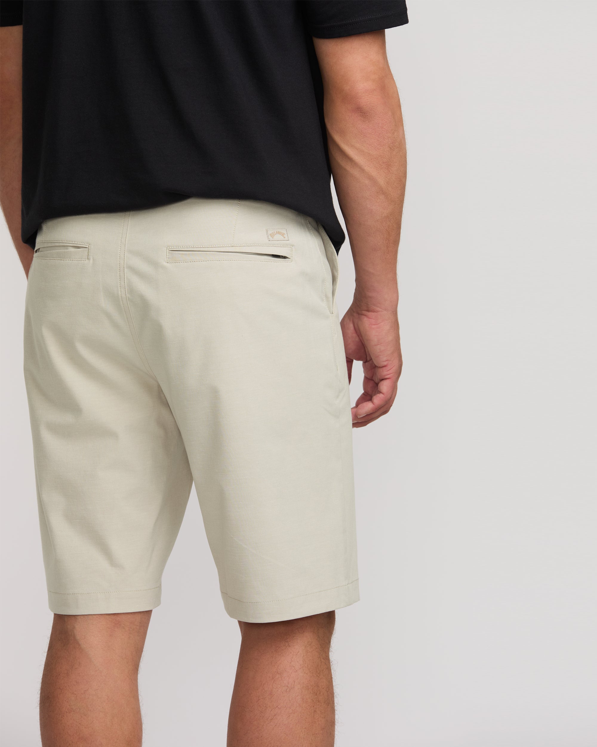 Crossfire Submersible 21 Hybrid Shorts - Bleached Sand - Image 9