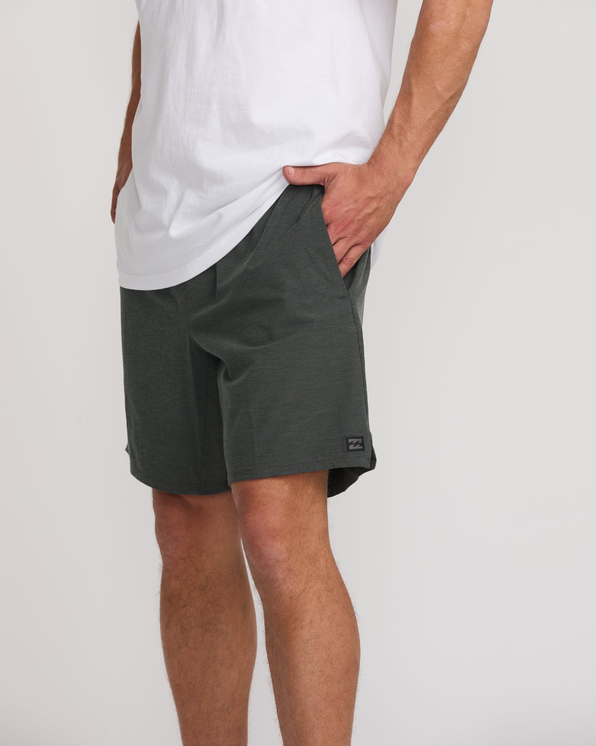 Crossfire Elastic Submersible 18 Hybrid Shorts - Asphalt - Image 7