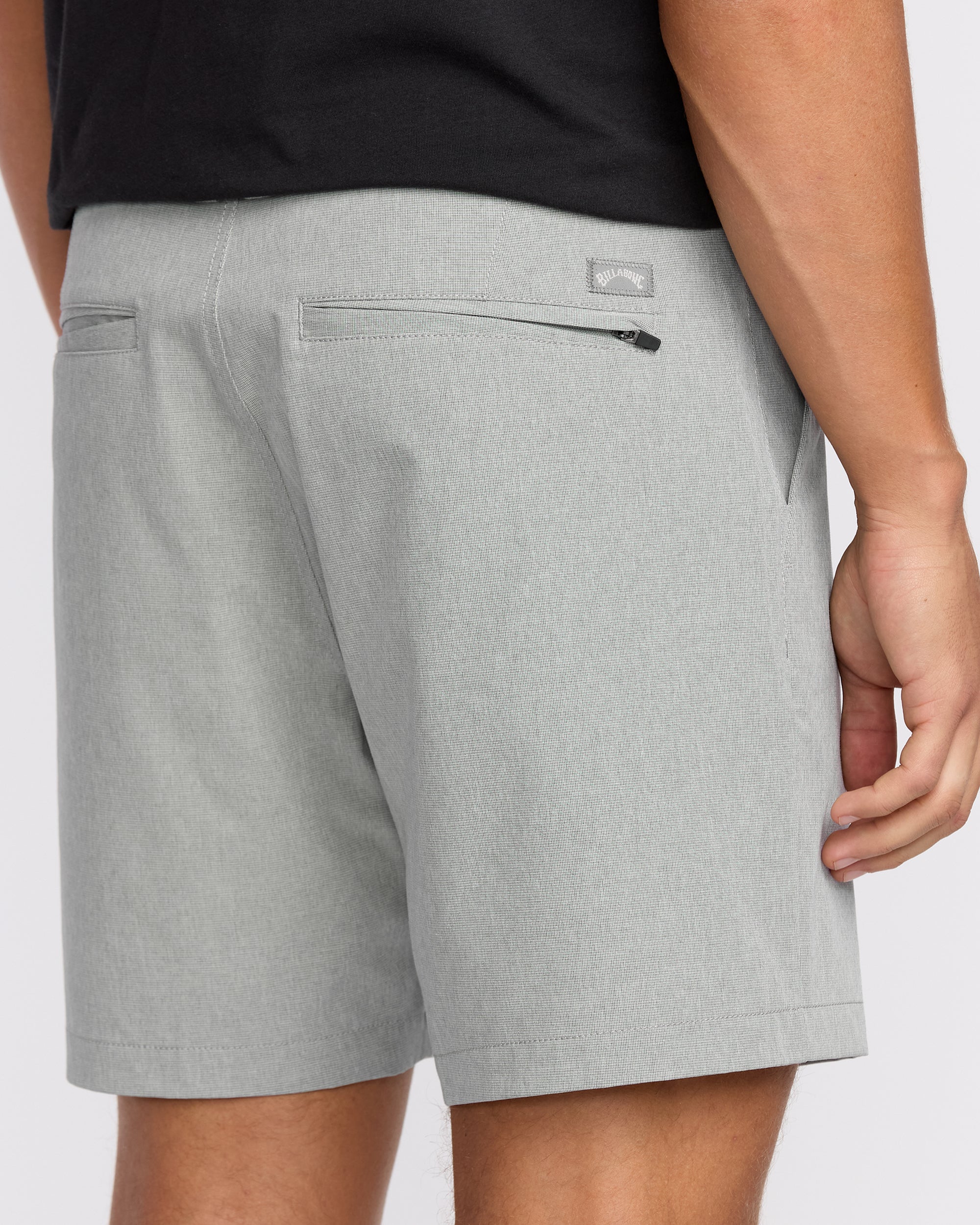 Crossfire Submersible 17 Hybrid Shorts - Green Ash - Image 5