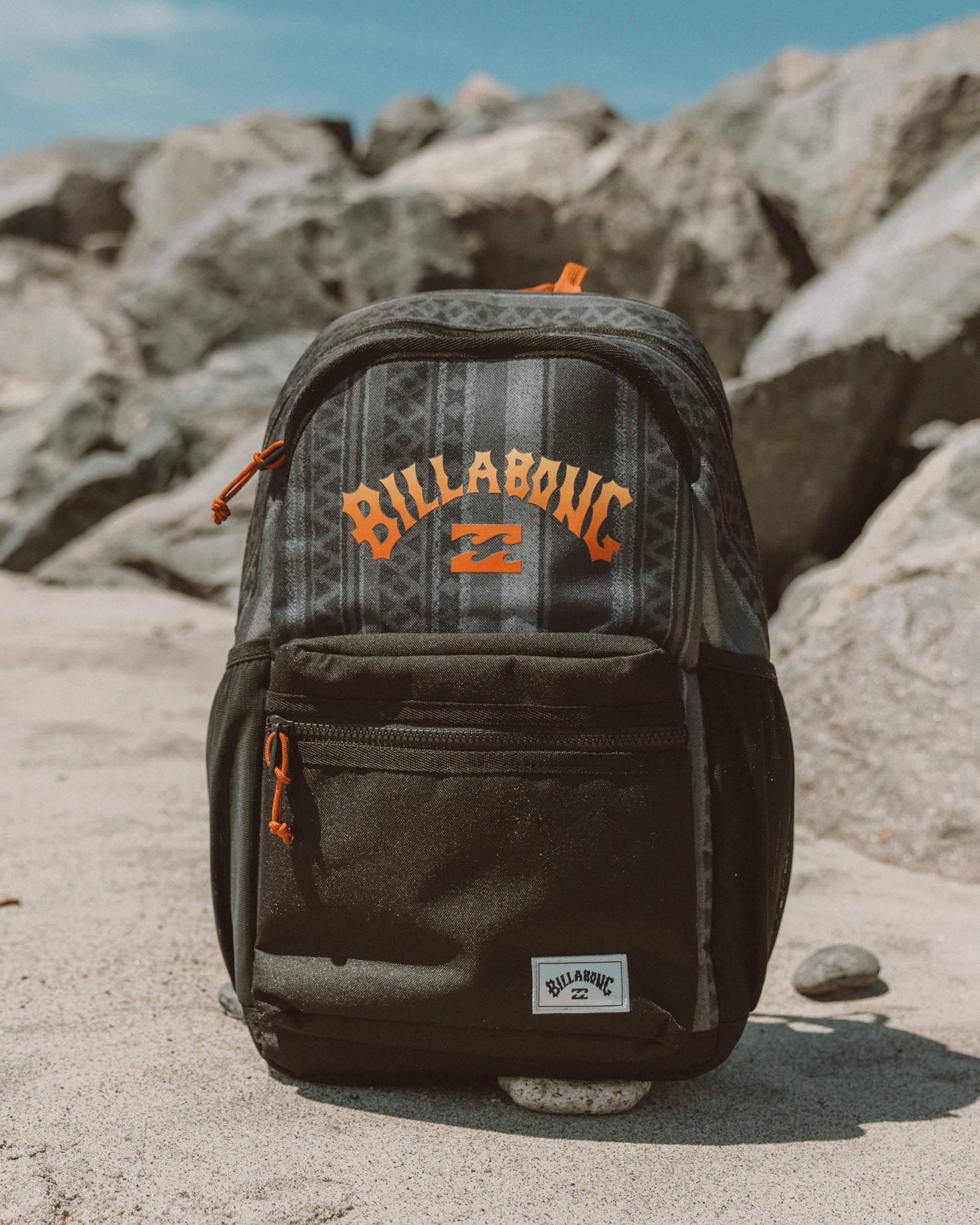 Scallop Vibes Backpack - Black Grey