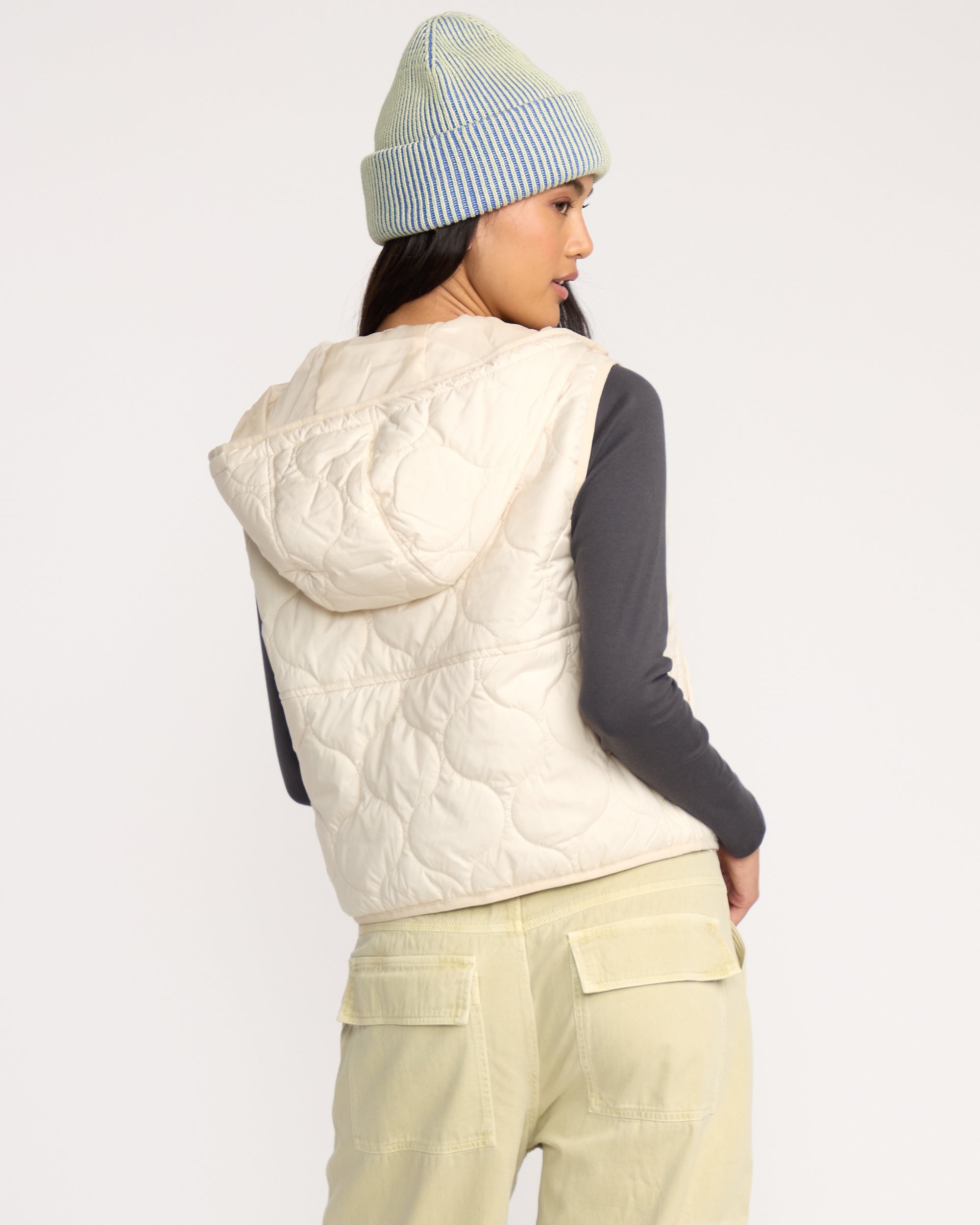A/Div Cliffs Quilted Lightweight Vest - Whitecap - Image 5